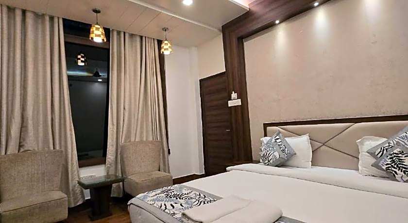 A Palace on River Rashmi Guest House