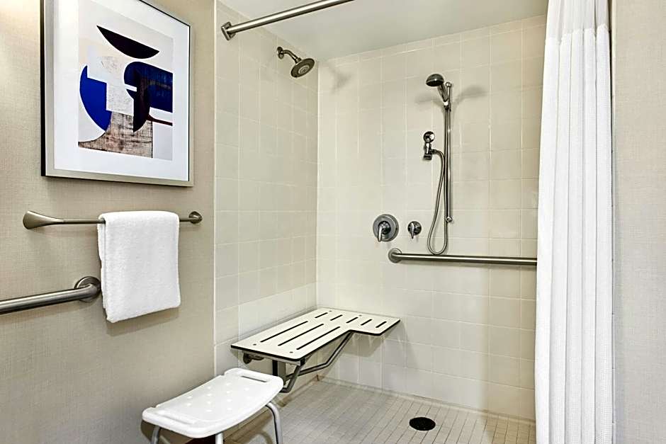 Courtyard by Marriott Los Angeles Sherman Oaks