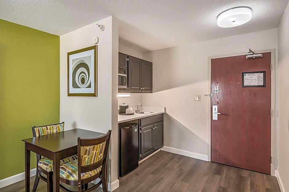 Quality Inn & Suites Quincy - Downtown