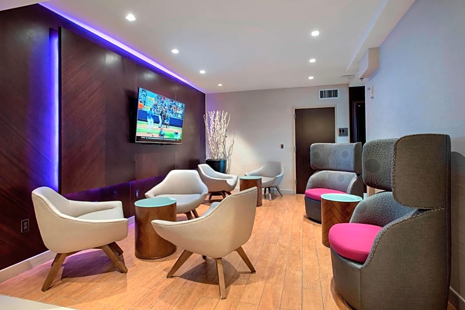 Courtyard by Marriott New York Manhattan / Soho