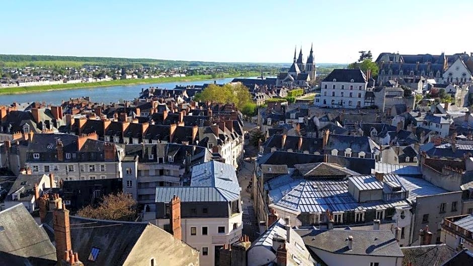 Castel De La Comtesse – Blois, KY
