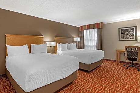 Suite - 3 Queen Beds, Non-Smoking, High Speed Internet Access, Coffee Maker, Iron And Ironing Board