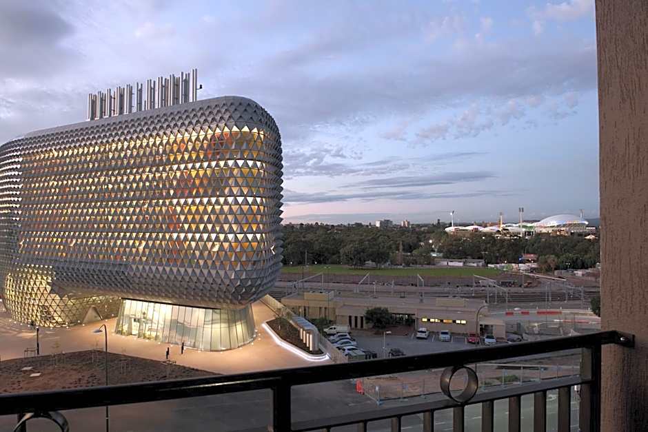 Adelaide Riviera Hotel
