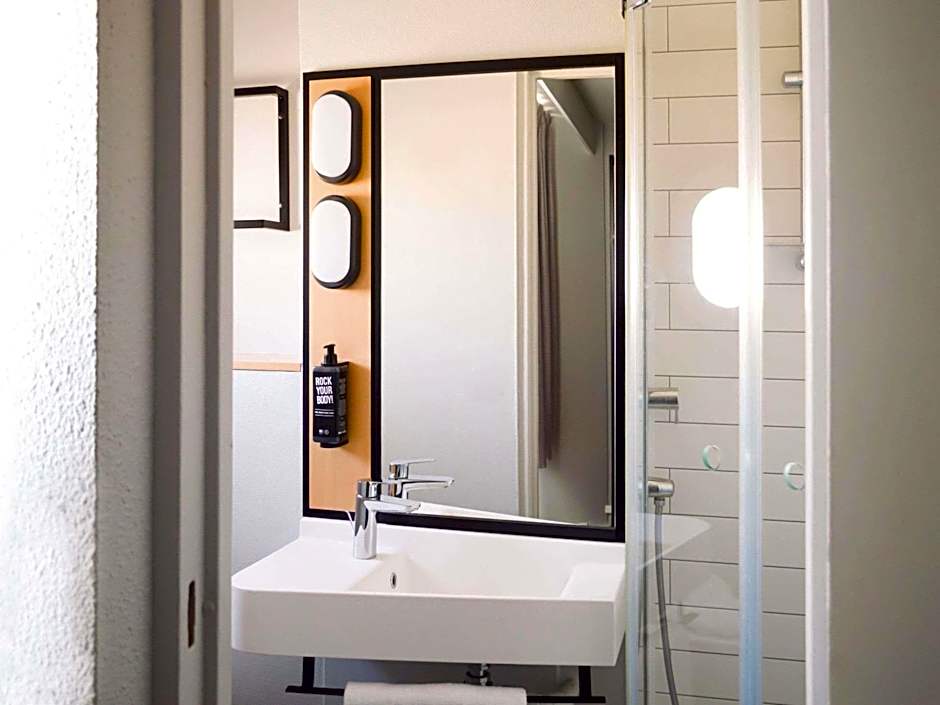 ibis Paris Eiffel Tower Cambronne 15th Hotel