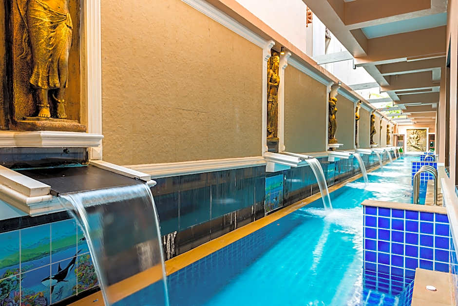 Photo 1 of 3 of Deluxe, Jacuzzi®