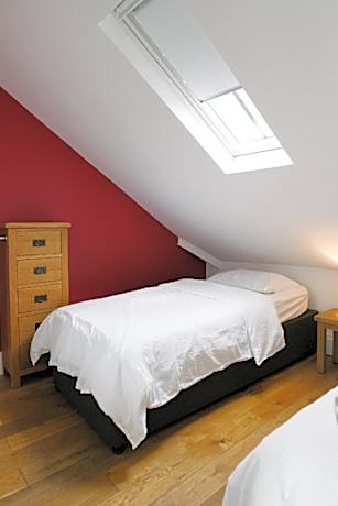 Twin Room with Private Bathroom