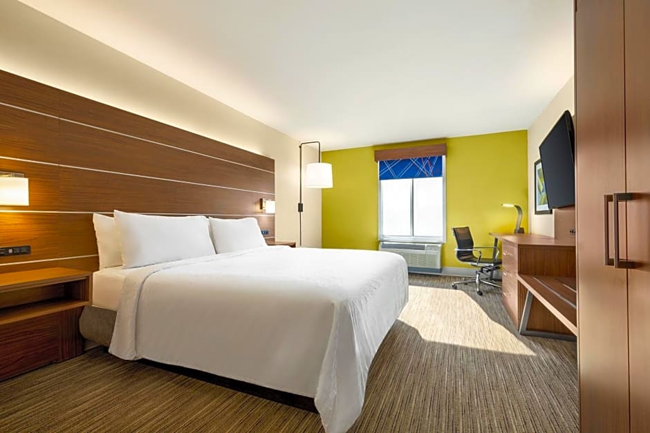 Holiday Inn Express & Suites Philadelphia - Mt. Laurel By IHG