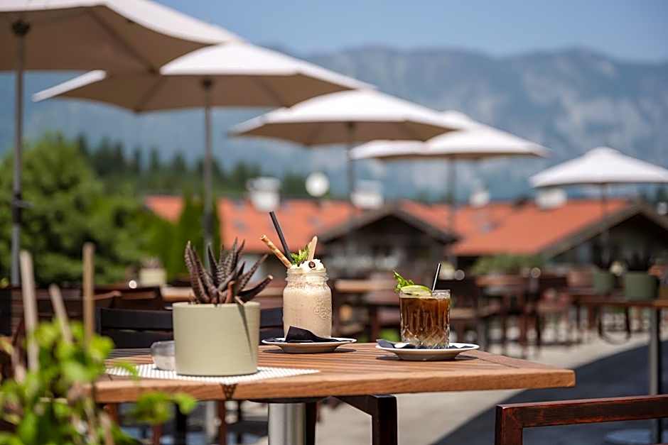 DAS SIEBEN - Adults Only