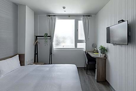 Deluxe Double Room - No Parking Included