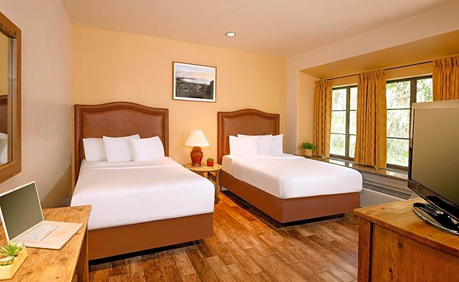 Clocktower Inn Ventura