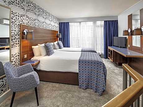 Classic Twin Room Inland View