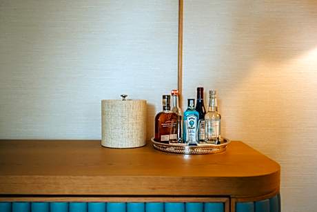 Corner Suite
