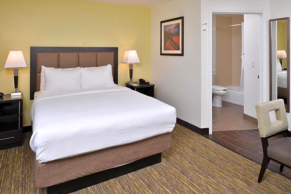 Candlewood Suites Beaumont, an IHG Hotel