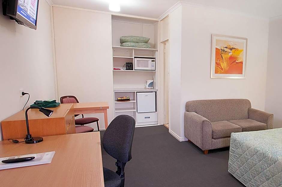 The Standpipe Golf Motor Inn