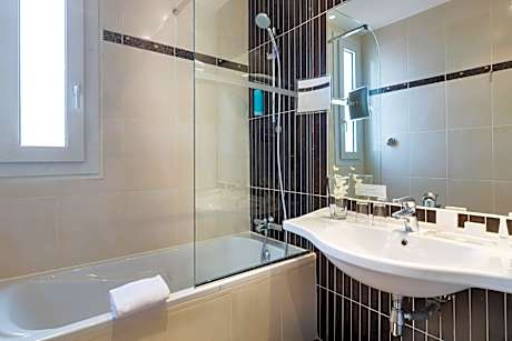 Deluxe King Room with Terrace