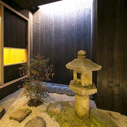 Sen/Gojo Kami-Cho (Dog Friendly)