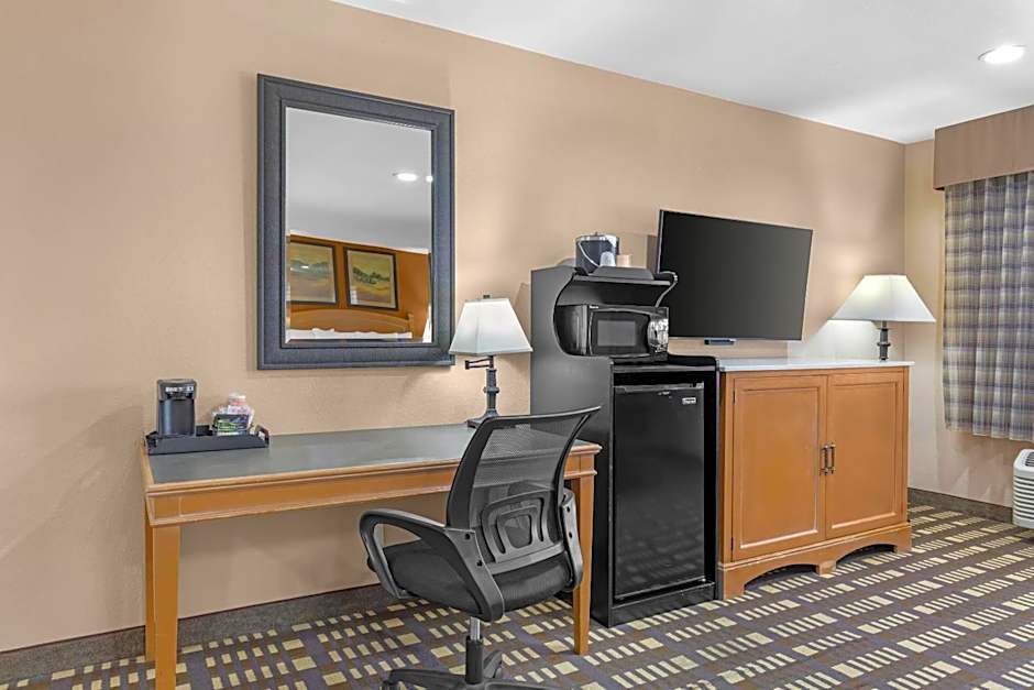 Quality Inn & Suites Plano