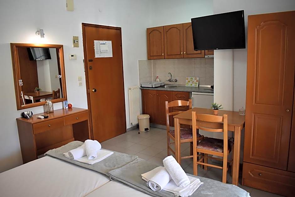 Galanis Studios and Apartments