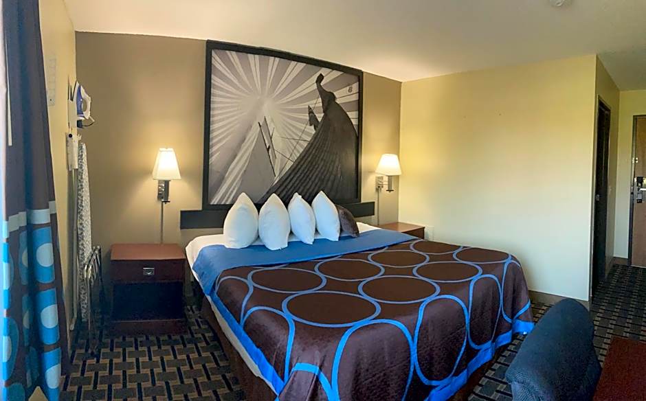 Super 8 by Wyndham Chisago City