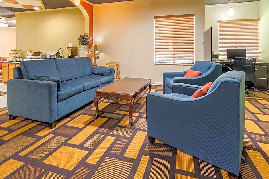 Quality Inn & Suites Lenexa Kansas City