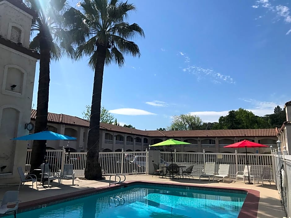 Travelodge by Wyndham Redding CA