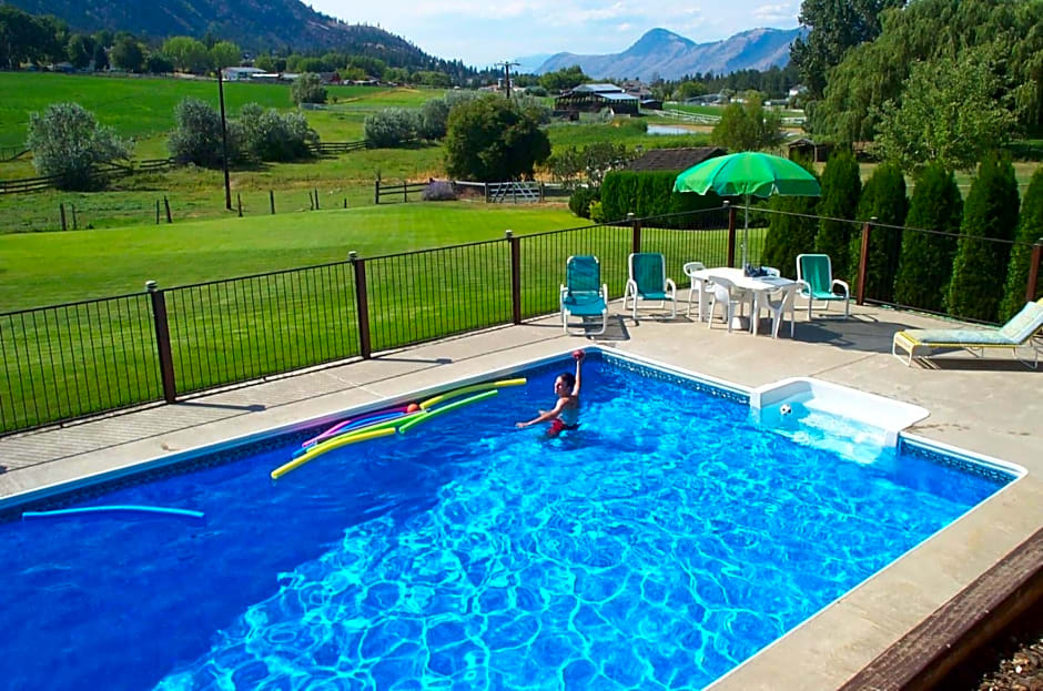 Kamloops Log Home Bed and Breakfast