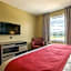 Super 8 by Wyndham Mont Laurier