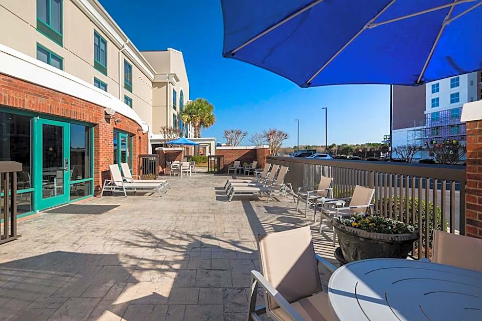 Holiday Inn Express & Suites Florence I-95 & I-20 Civic Ctr by IHG