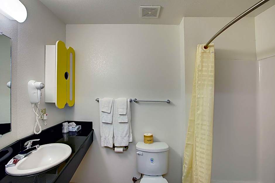 Studio 6-Sweetwater, TX