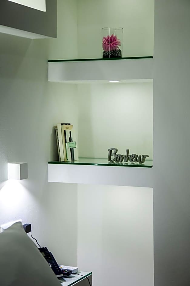 VILLA ADELAIDE SUITE & ROOM