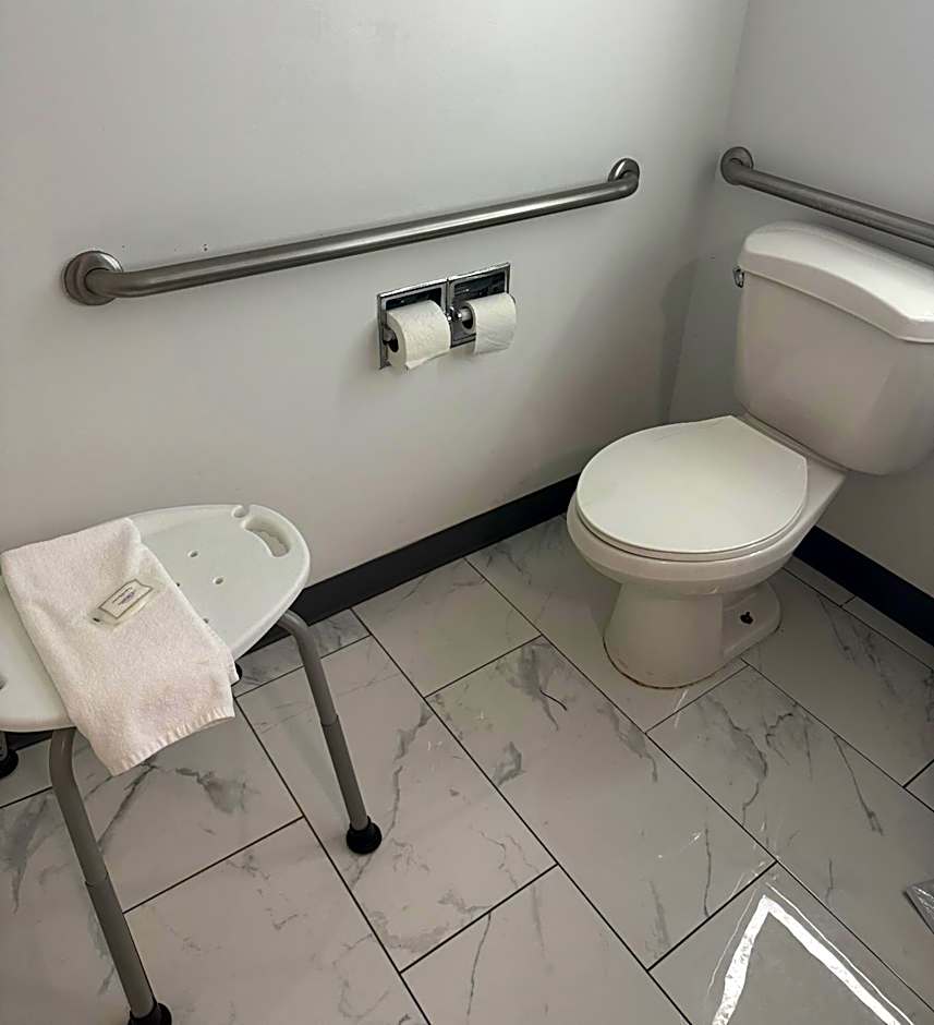 Country Inn & Suites by Radisson, Bloomington-Normal West, IL