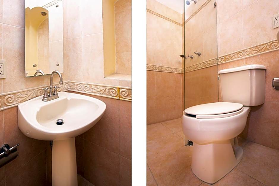 Hotel Casa del Virrey & Suites