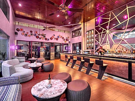 DELUXE EXECUTIVE ROOM, 1 King Size Bed, Garden View