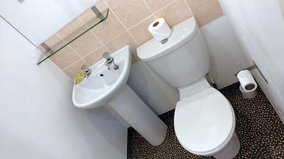 OYO Wave Crest Hotel