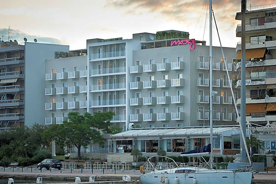 Moxy Patra Marina