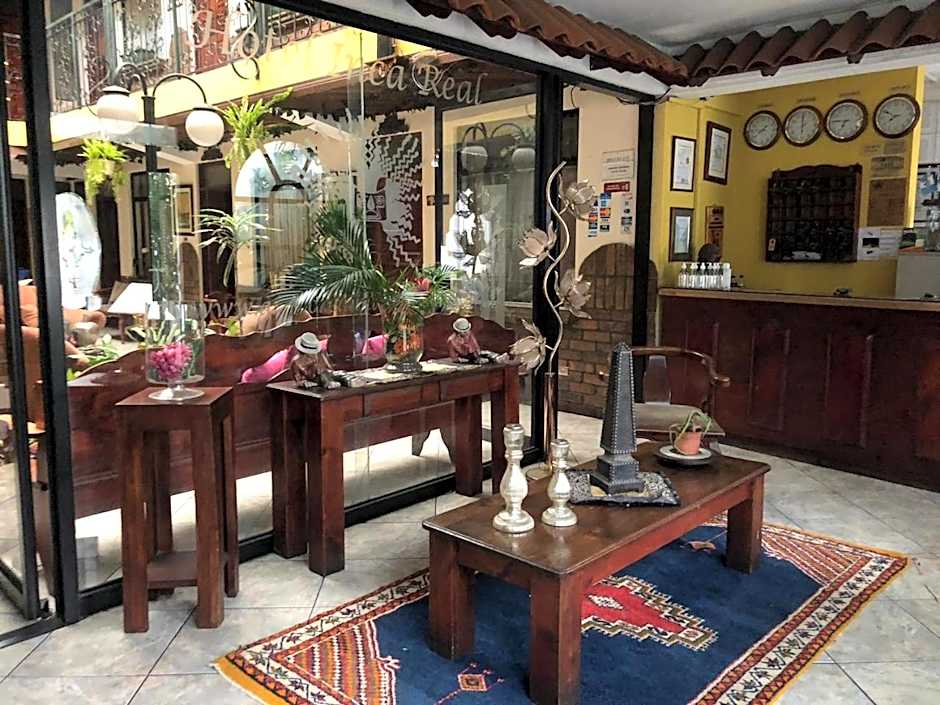 Hotel Amón Real