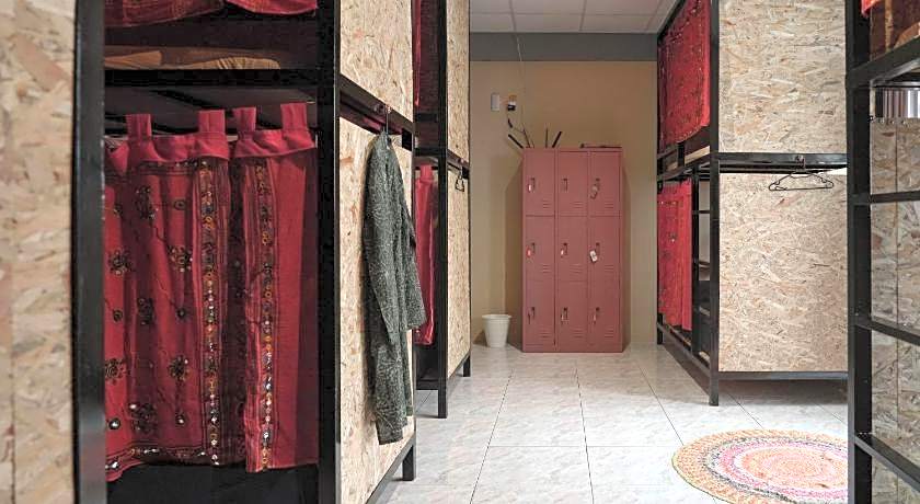 Dulan The Travel Bug Bistro Inn