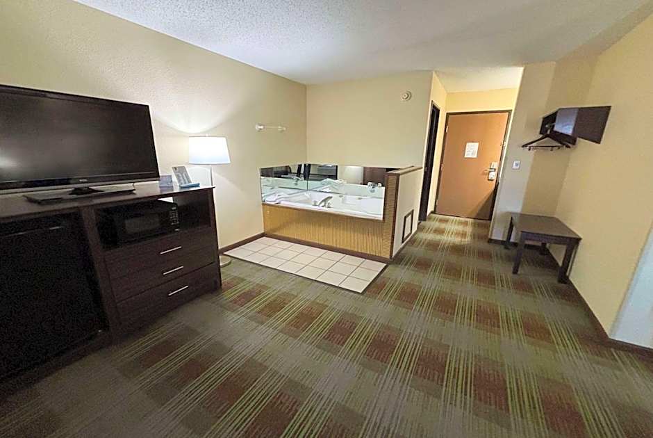 Super 8 by Wyndham Lincoln