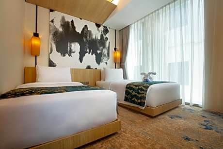 Deluxe Twin with Bathtub
