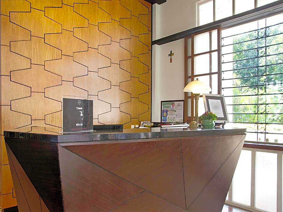 The Henry Hotel Manila