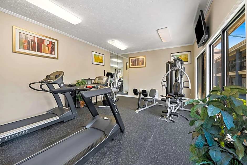 Quality Inn & Suites Fayetteville I-95