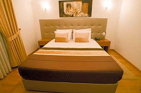 Double Room with Romantic Package