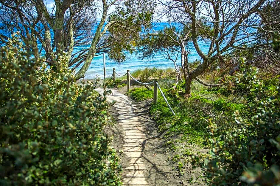 Bruny Island Escapes and Hotel Bruny