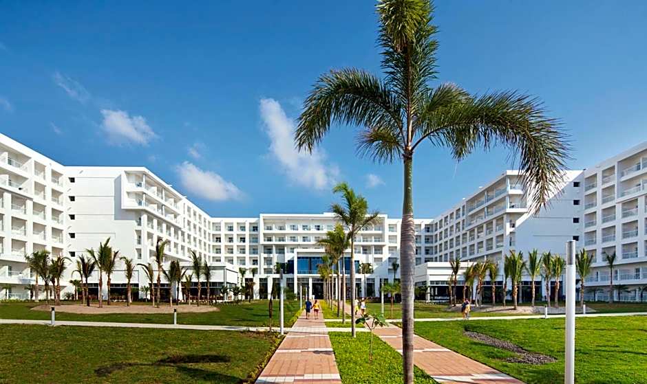 Riu Playa Blanca - All Inclusive