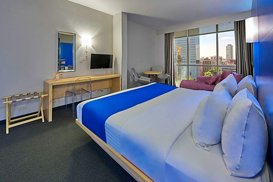 Photo 1 of 7 of 1 Bedroom 1 King Bed with Sofabed Suite, View