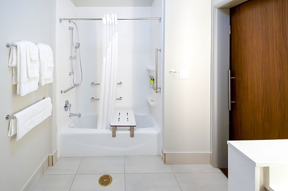 Holiday Inn Express And Suites Taylor By IHG