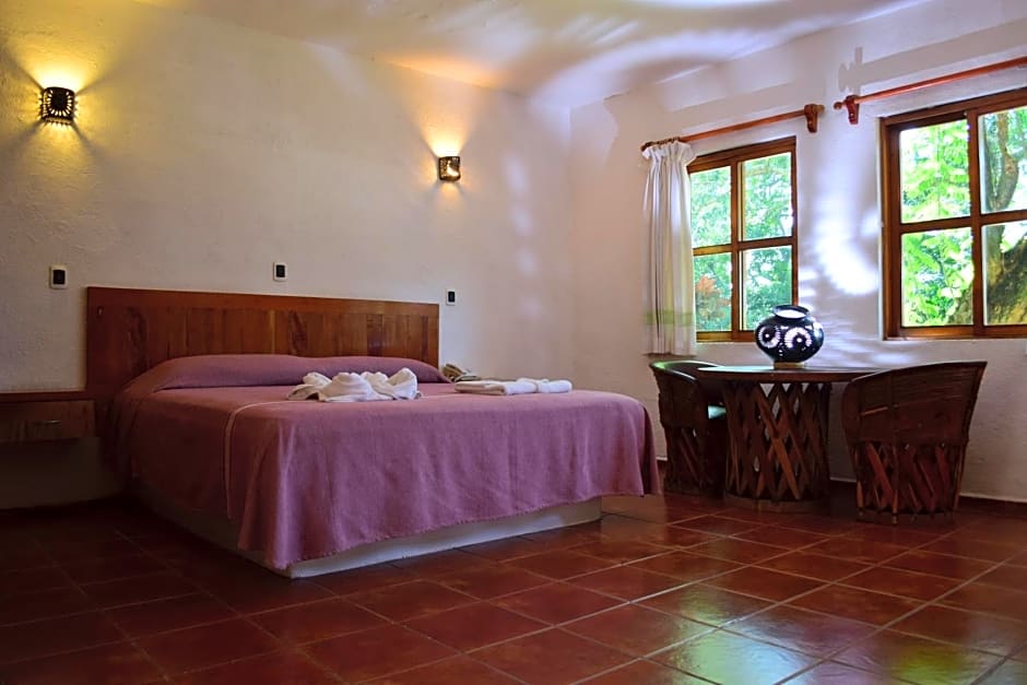 Villa Blanca Suites