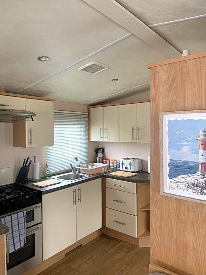 Phoenix caravan hire, Trecco bay