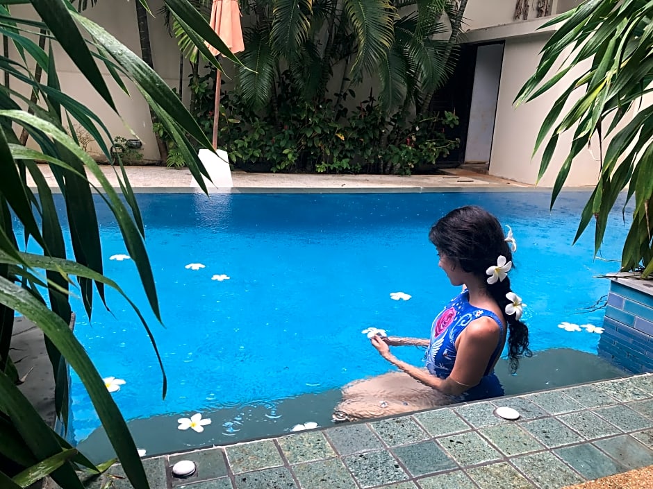 Shanti Estate by Tropiclook