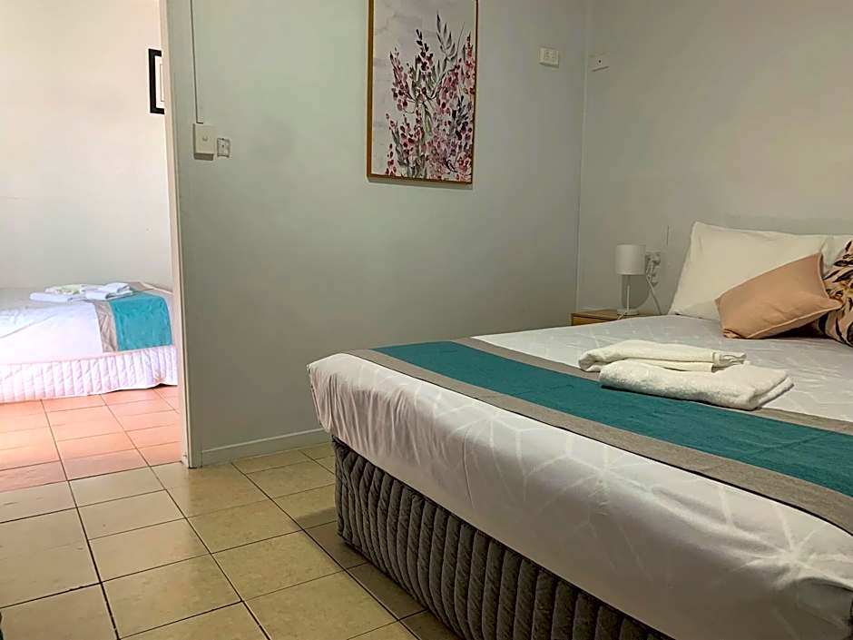 Aqua Blue Motel